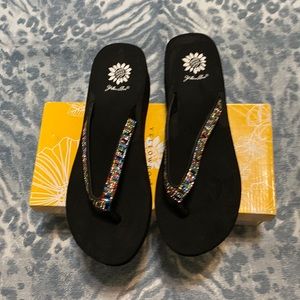 Yellowbox Adorable Rhinestone Sandals, size 10, Worn, Box, No trade